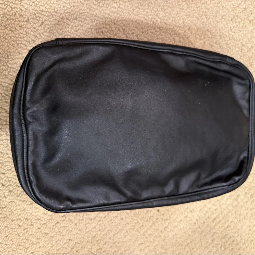 Tumi Black Leather Dual-Compartment Toiletry Kit - Picture 3 of 13